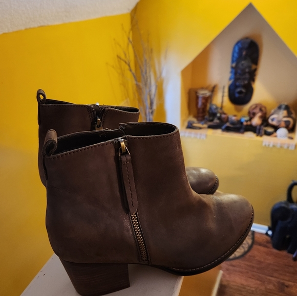 Blondo Vegas Waterproof Bootie - Picture 9 of 9